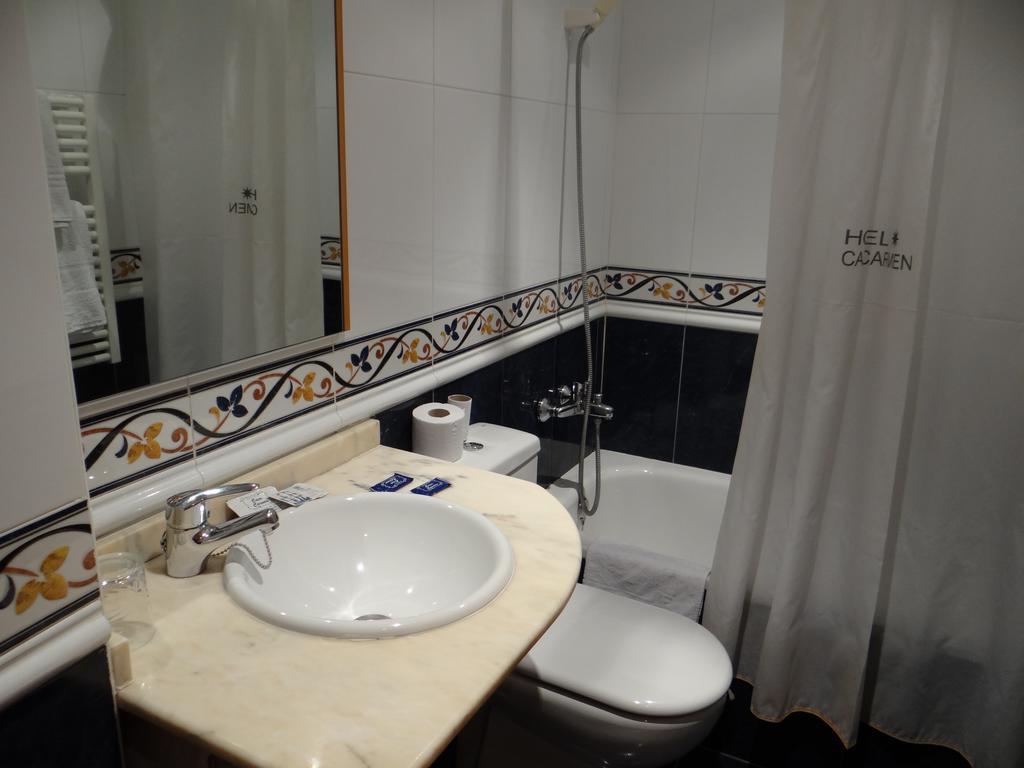 Hotel Casa Carmen Benabarre Ruang foto